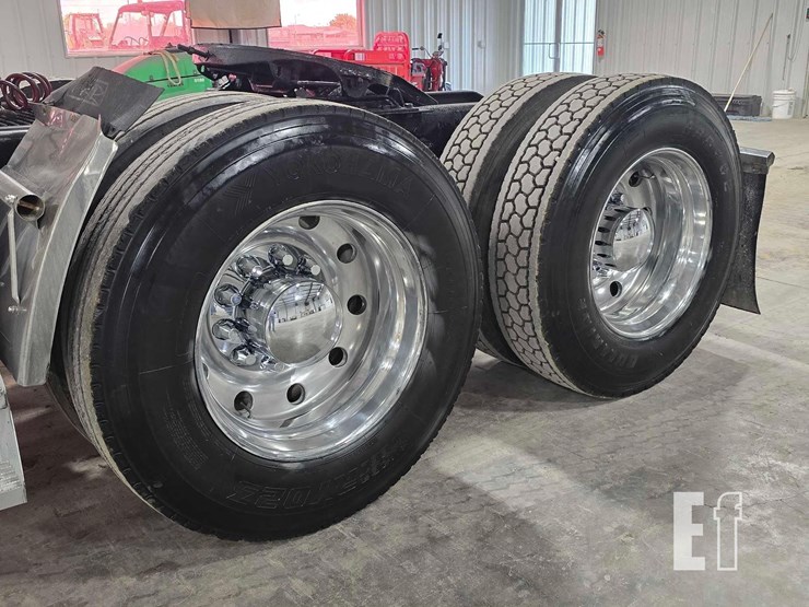 2000-kenworth-w900-image-25