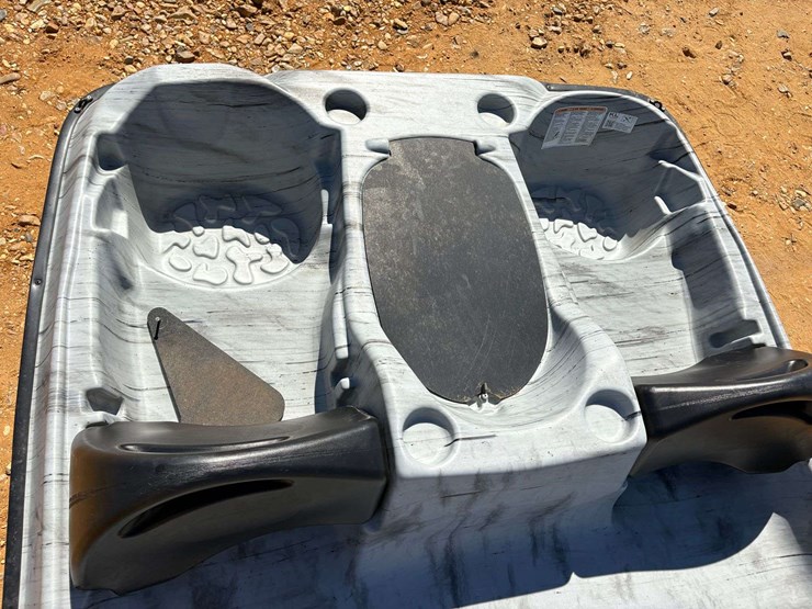 5'x8'-paddleboat-image-8