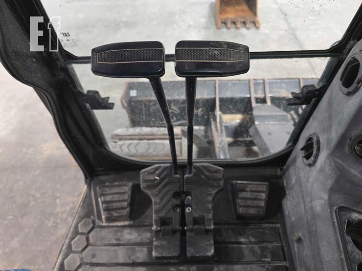 2021-caterpillar-307.5-image-18