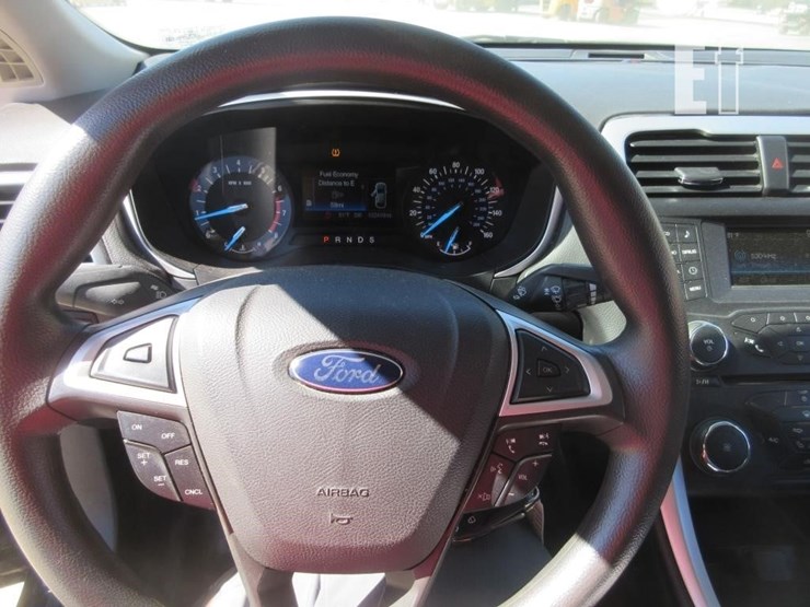 2015-ford-fusion-image-8