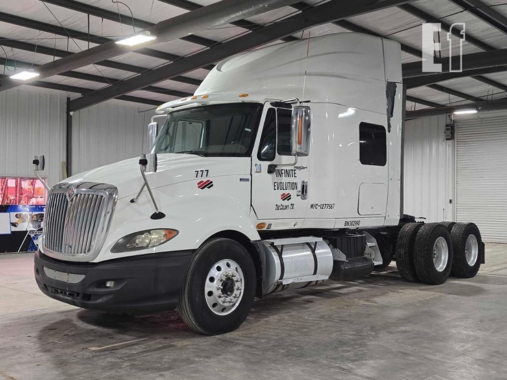 2011-international-prostar-image-1