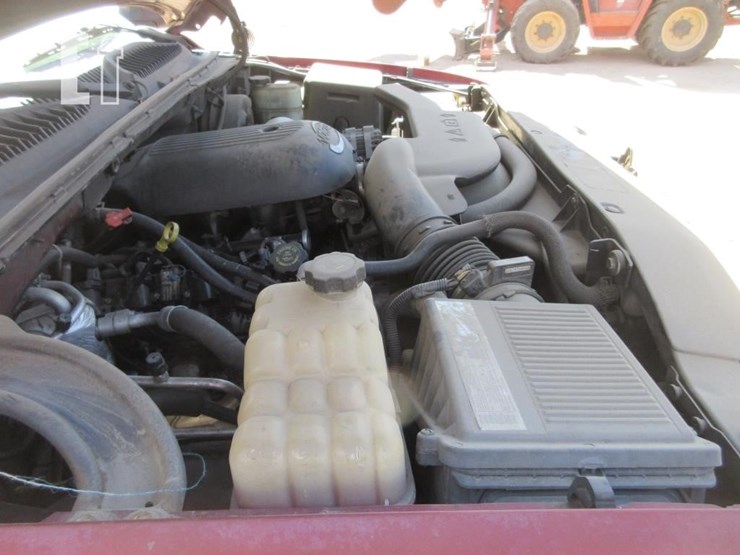 2002-chevrolet-tahoe-image-7