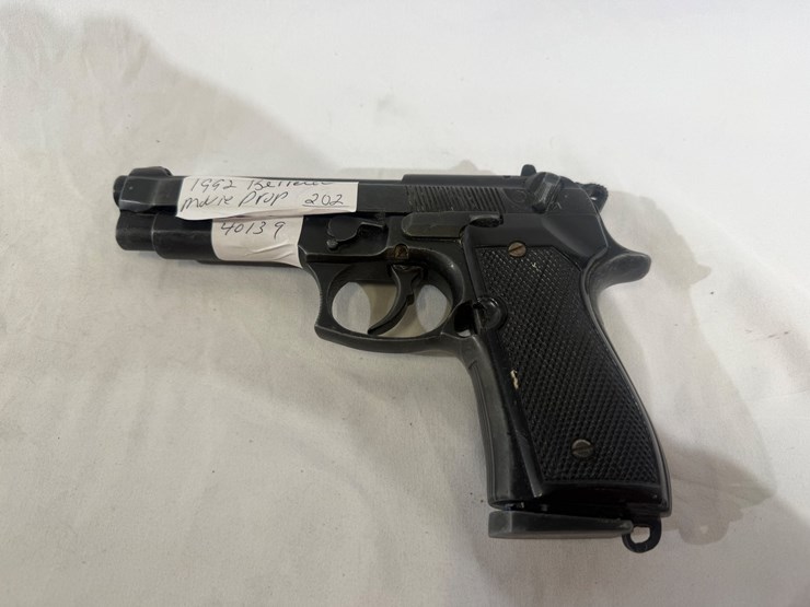 #40139-•-1992-berretta-movie-prop-pistol-image-14