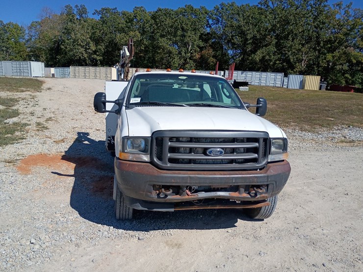 2003-ford-f550-image-13
