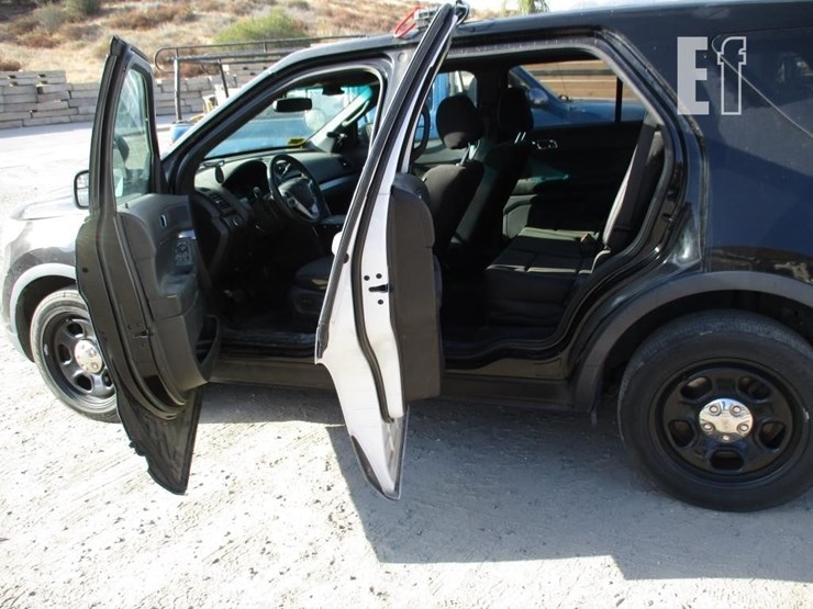 2014-ford-explorer-image-13
