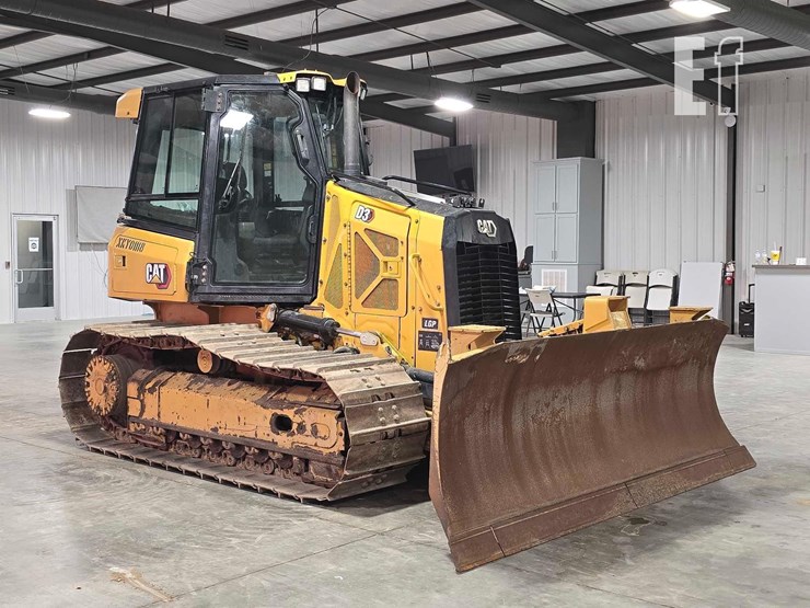 2021-caterpillar-d3-lgp-image-2