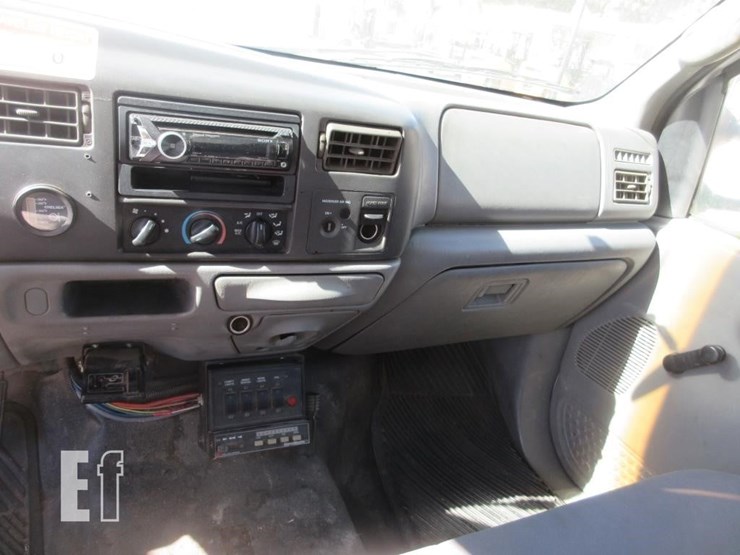 2003-ford-f550-image-7