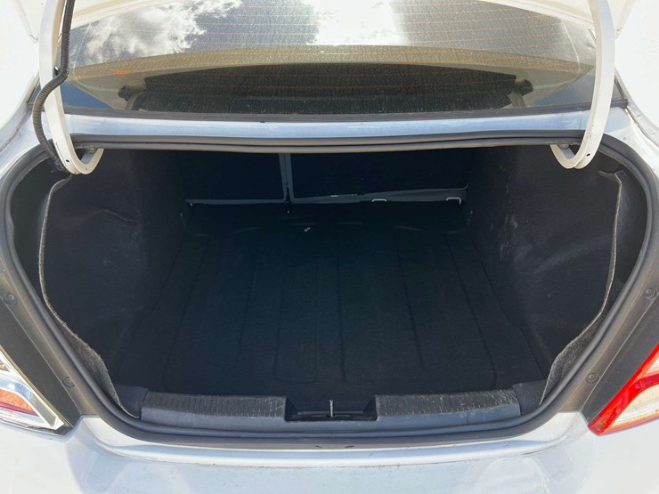 2019-chevrolet-sonic-4-door-sedan-(117,687-miles)-image-21