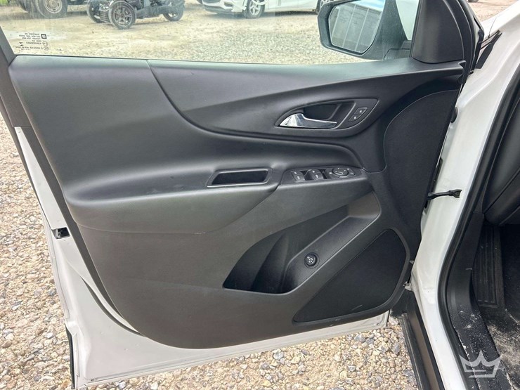 2018-chevrolet-equinox-lt-image-10