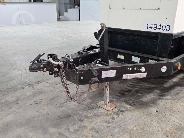 2013-caterpillar-xq60-6-image-15