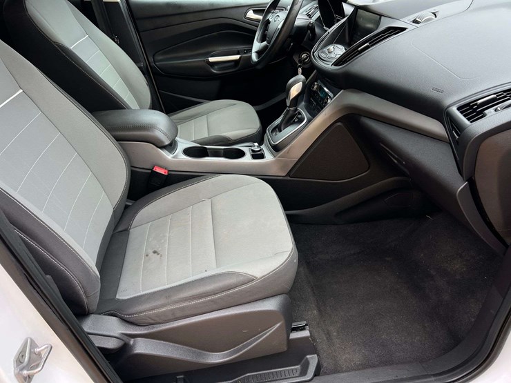 2014-ford-escape-se-image-30