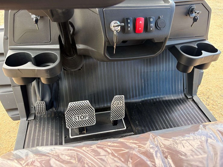 2026-sd-lanch-street-legal-6-seater-golf-cart-w/-on-board-charger-image-9