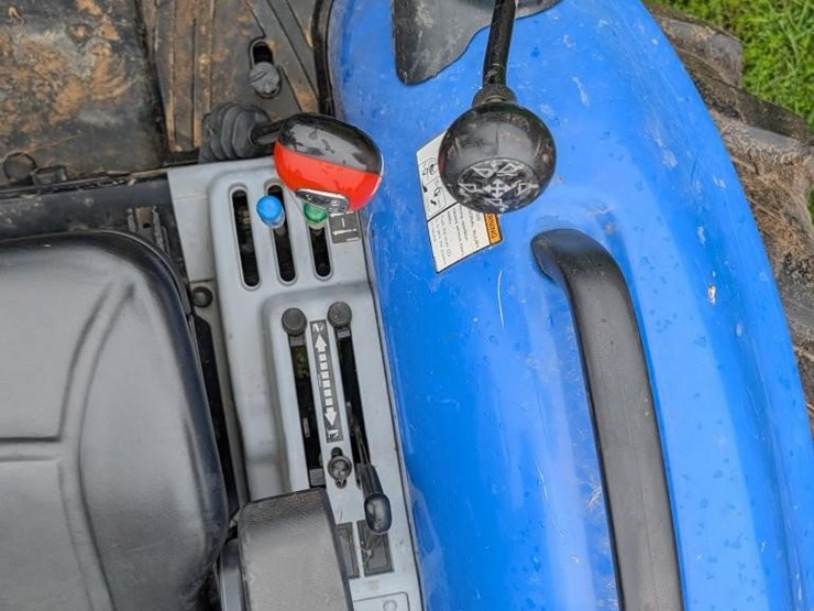 new-holland-boomer-41-image-16