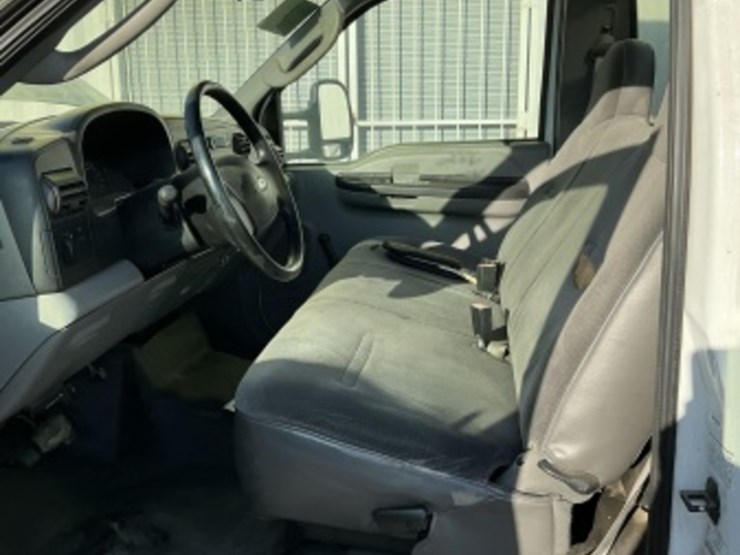 2006-ford-f450-image-24