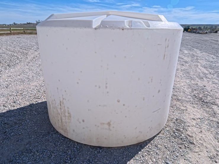 #2076-•-1500-gallon-poly-water-tank-image-4