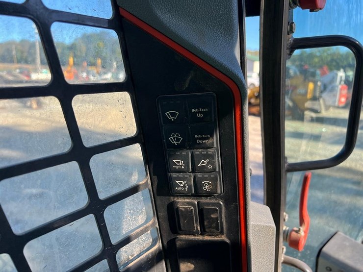 2022-bobcat-t66-image-21