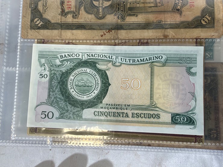 #40307-•-foreign-currency-bank-notes-image-28