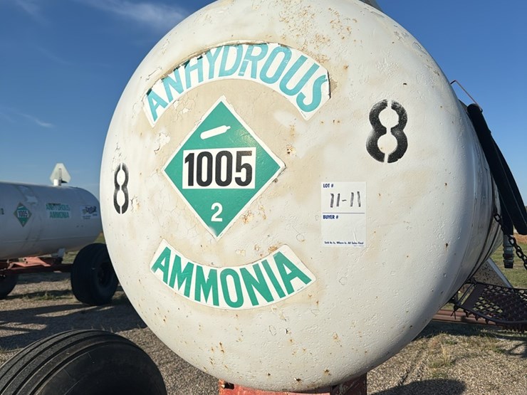 11-11-1450-gallon-nh3-tank,-16.5l--16.1-tires-image-2