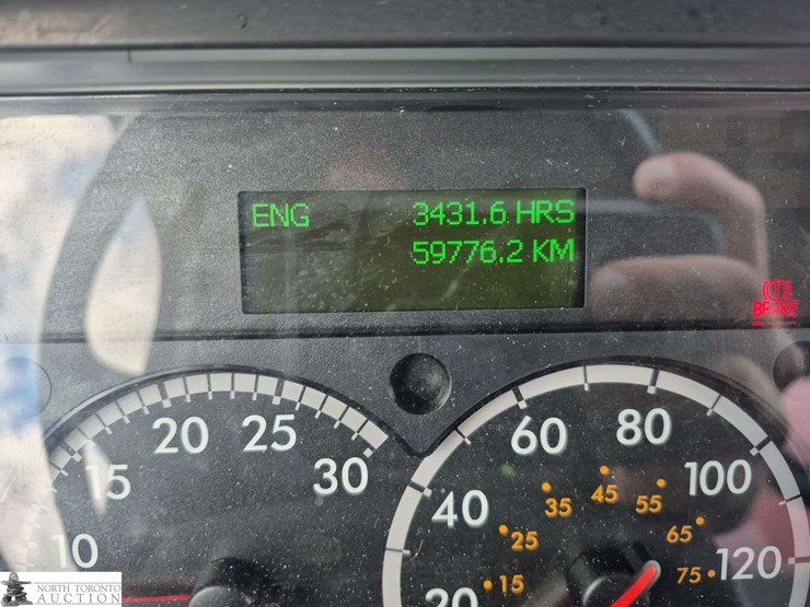 2019-freightliner-108sd-image-19