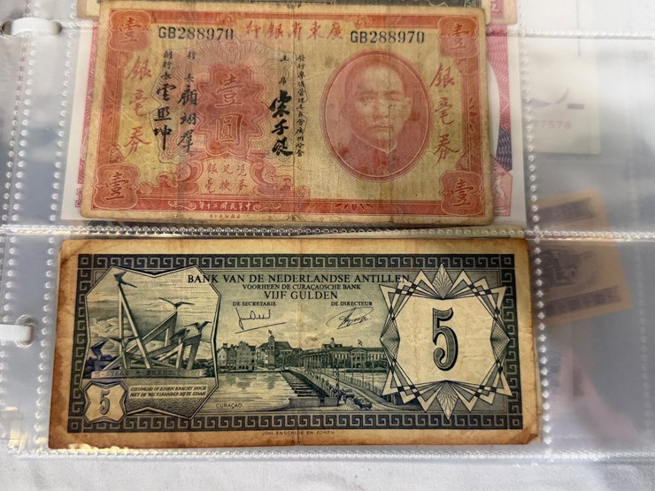 #40307-•-foreign-currency-bank-notes-image-54