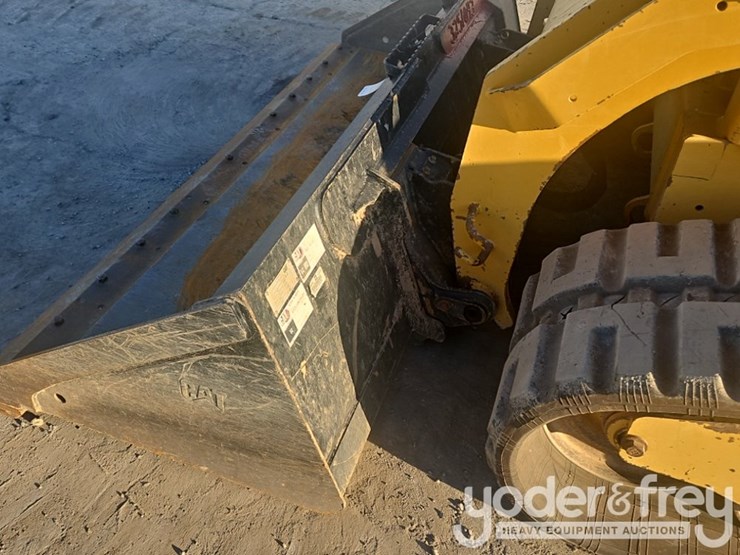 2021-caterpillar-299d3-image-14