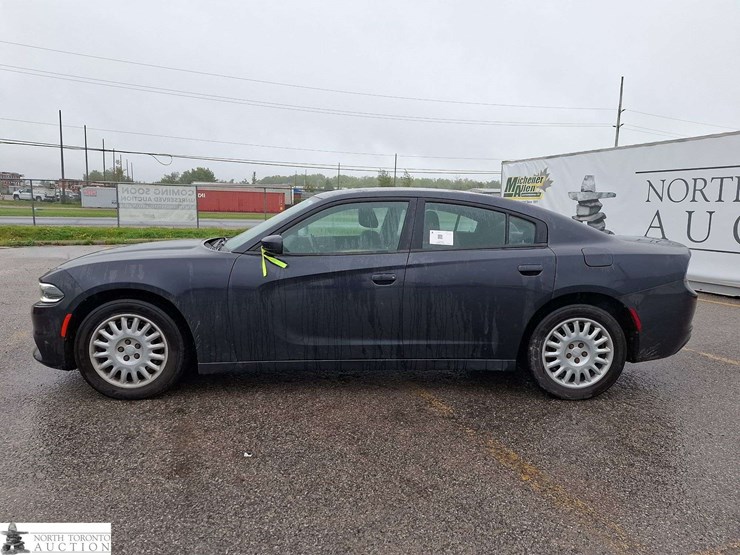2017-dodge-charger-image-8