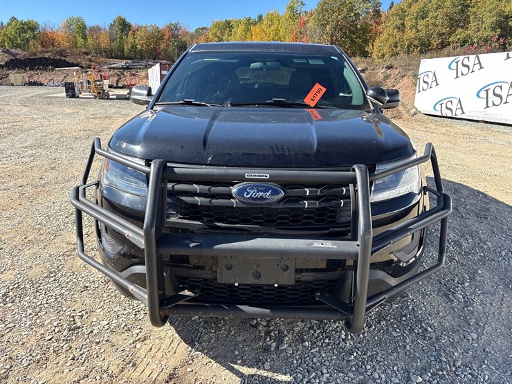 2017-ford-explorer-image-8