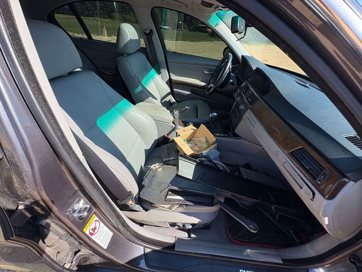 2007-bmw-335i-4-door-sedan-image-18