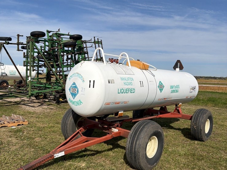 11-7--1450-gallon-nh3-tank,-16.5l---16.1-tires-image-1