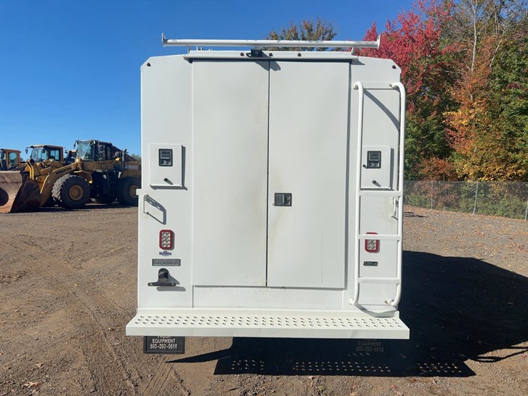 2019-utility-van-image-4