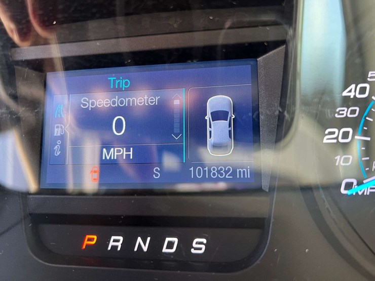 2016-ford-taurus-4-door-sedan-(101,832-miles)-image-28