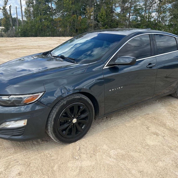 2020 Chevrolet Malibu 4-Door Sedan (140,570 Miles)
