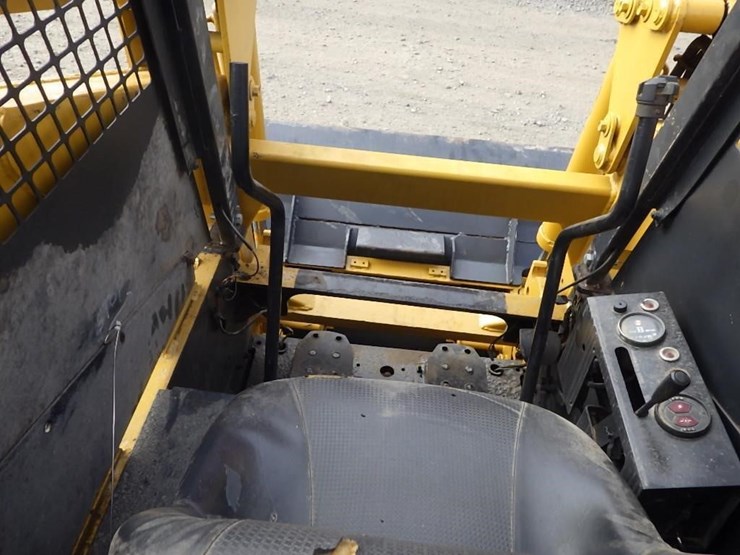 toyota-sdk8-skid-steer-loader-image-27