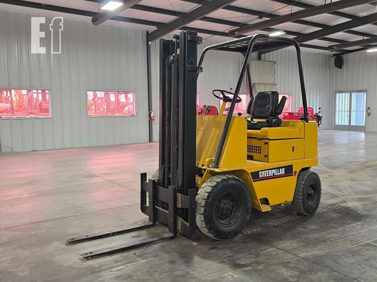 caterpillar-forklift-3681-image-1