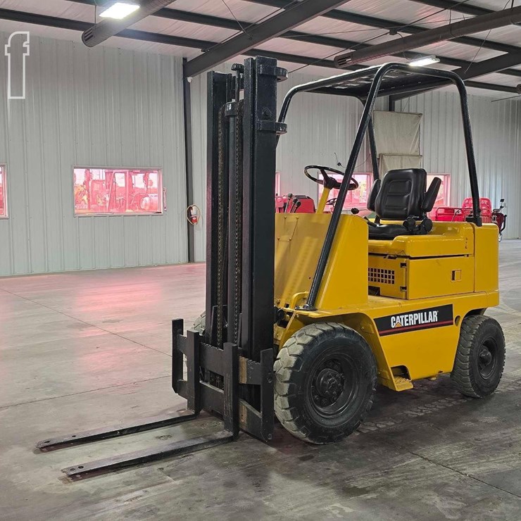CATERPILLAR FORKLIFT 3681