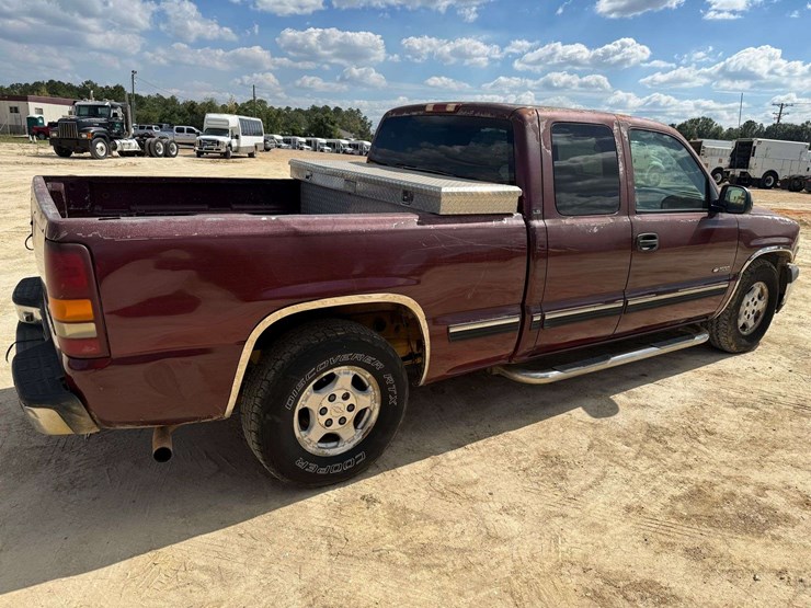 2000-chevrolet-silverado-1500-image-3