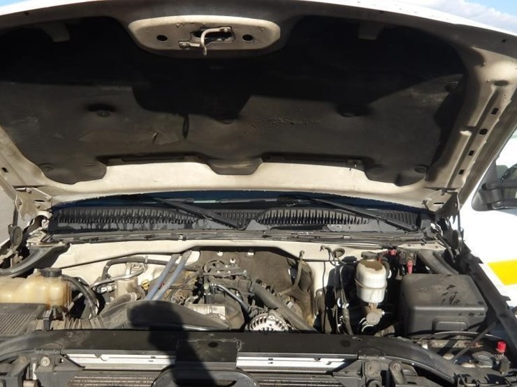 2005-chevrolet-silverado-3500-image-10