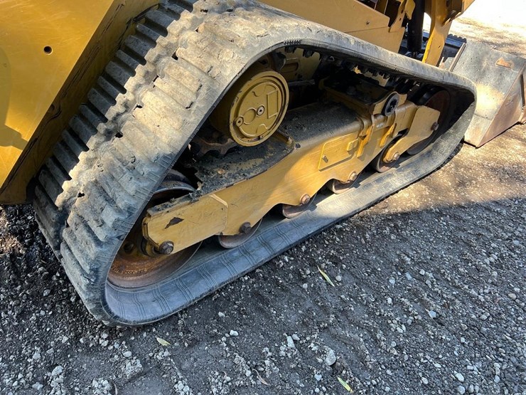 2019-caterpillar-259d3-image-16