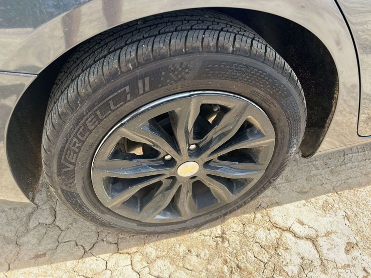 2020-chevrolet-malibu-4-door-sedan-(140,570-miles)-image-26