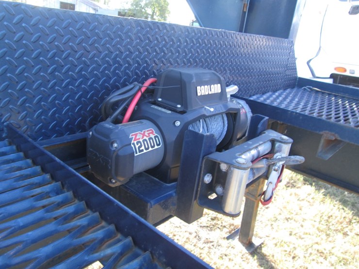 2025-custom-trailer-image-15
