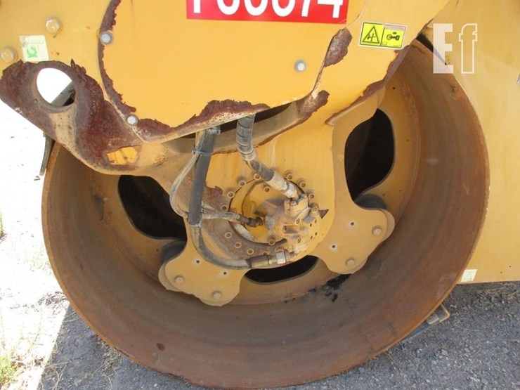 2012-caterpillar-cb54-image-15