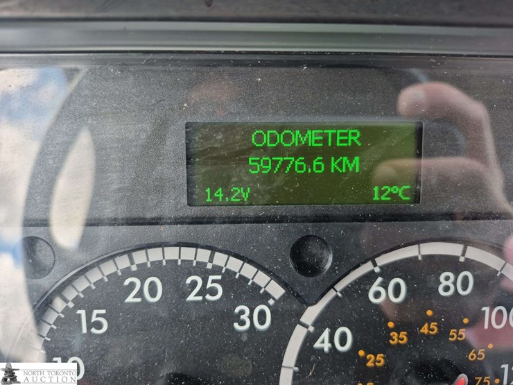2019-freightliner-108sd-image-18