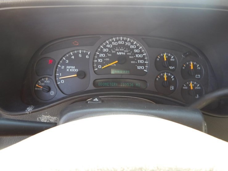 2003-chevrolet-silverado-2500-image-23