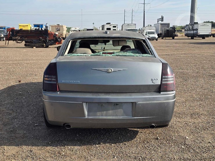 2006-chrysler-300c-image-8