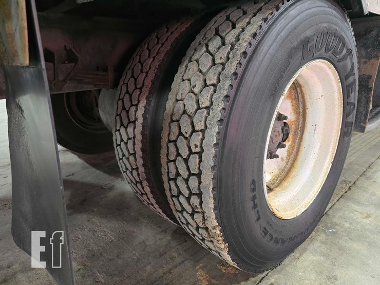 2011-international-durastar-4300-image-21