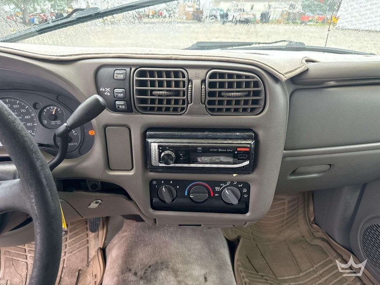 1999-chevrolet-blazer-image-16