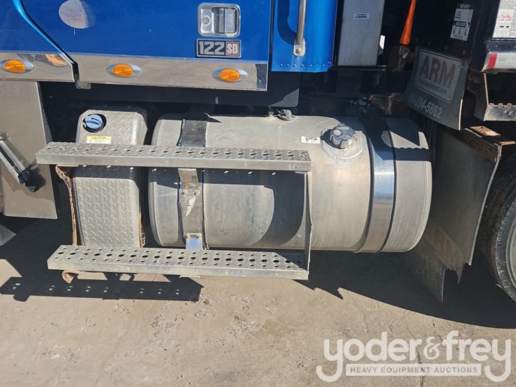 2019-freightliner-122sd-image-34