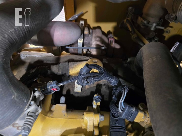 2019-caterpillar-d6k2-lgp-image-38