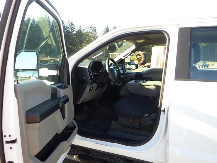 2020-ford-f350-image-29