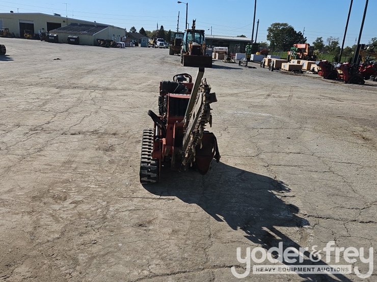 2016-ditch-witch-c24x-image-4